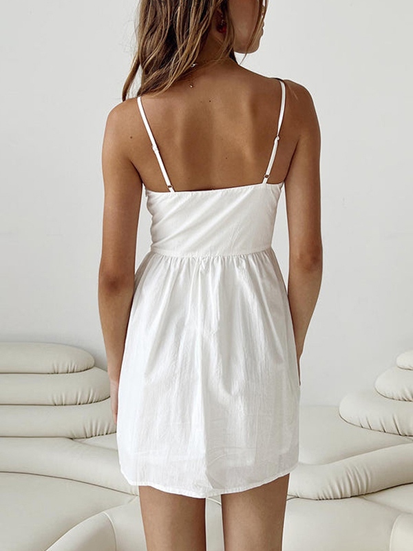 Einfarbiges Cami-Minikleid mit Ausschnittbesatz-2